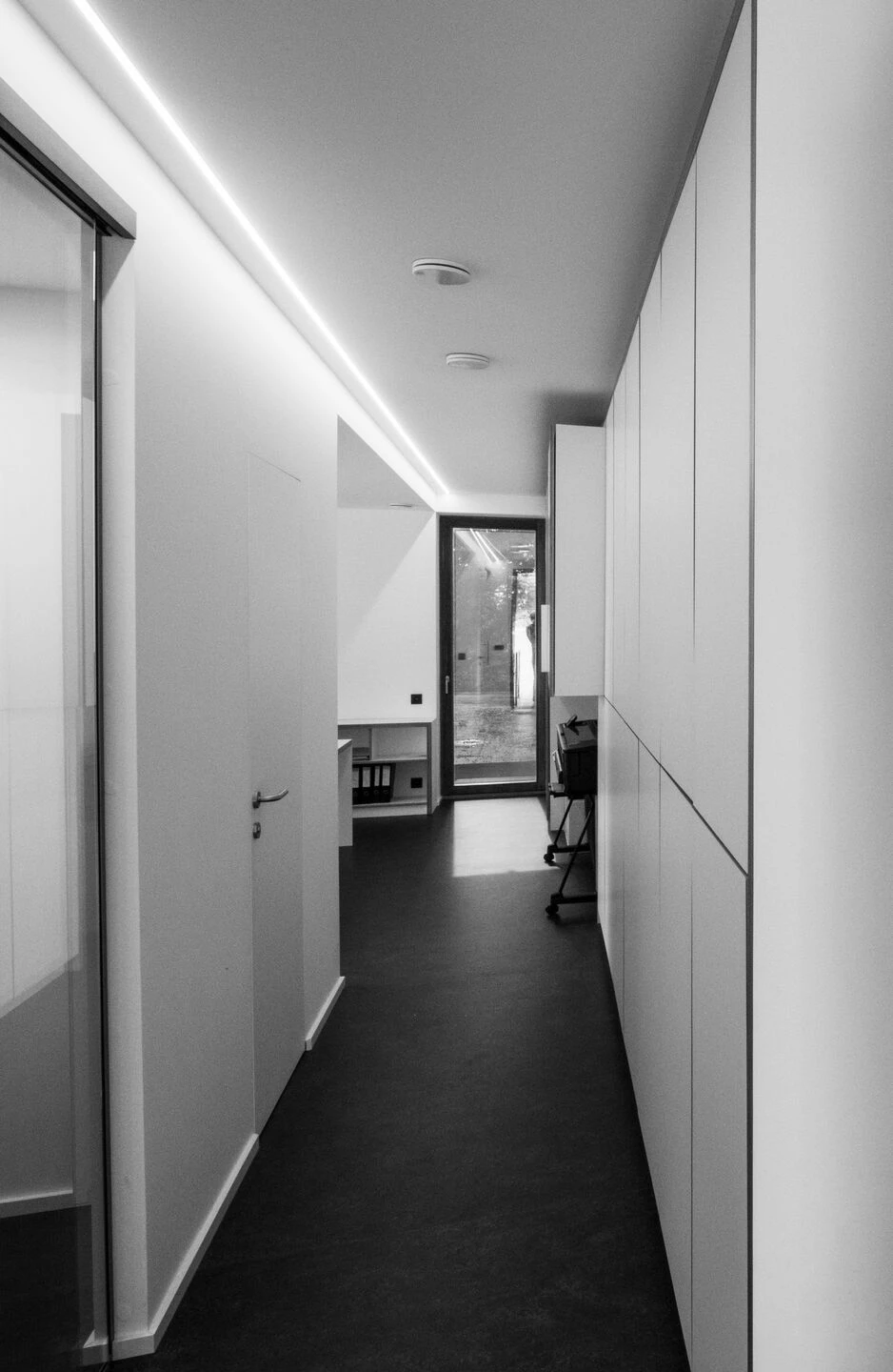 比利时森林中的“隐身”建筑-26