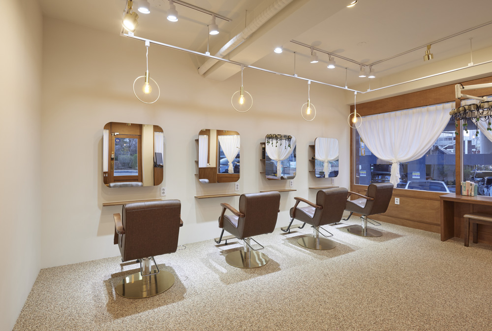 白色与木质的极简美容空间设计-7