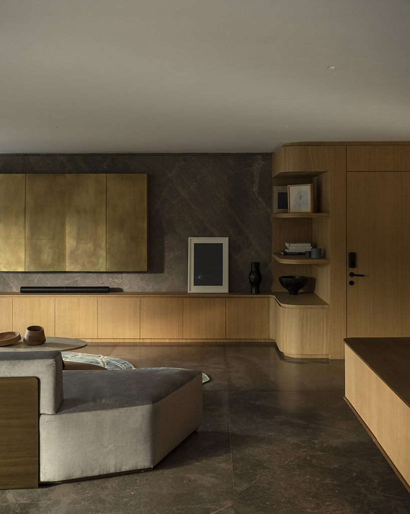 墨西哥 Loma 公寓 | 曲线木饰面打造自然温馨家居空间-12