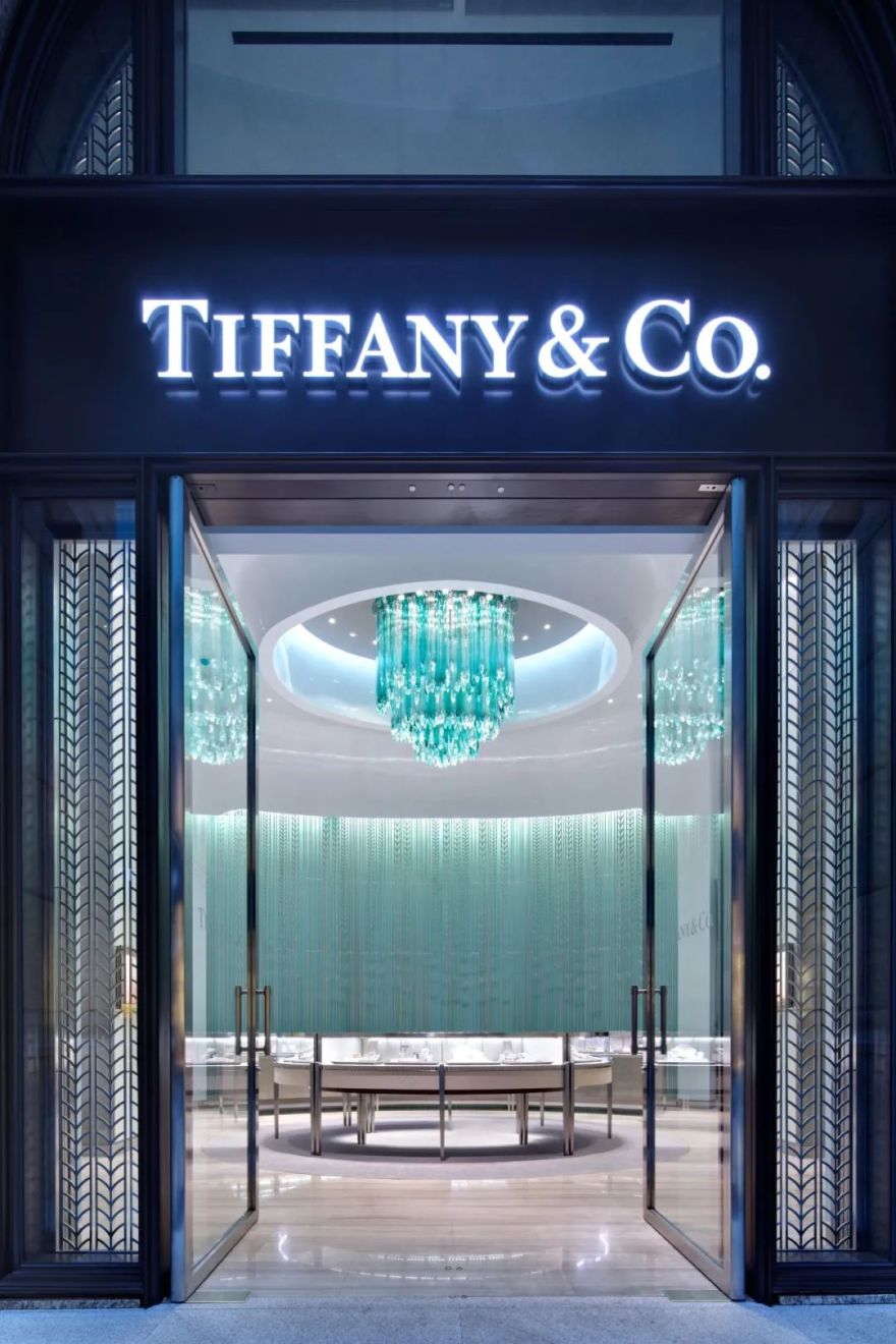 全球顶级珠宝商蒂芙尼(Tiffany&Co)贝拉维塔门店设计,亮点灯光雕塑-8