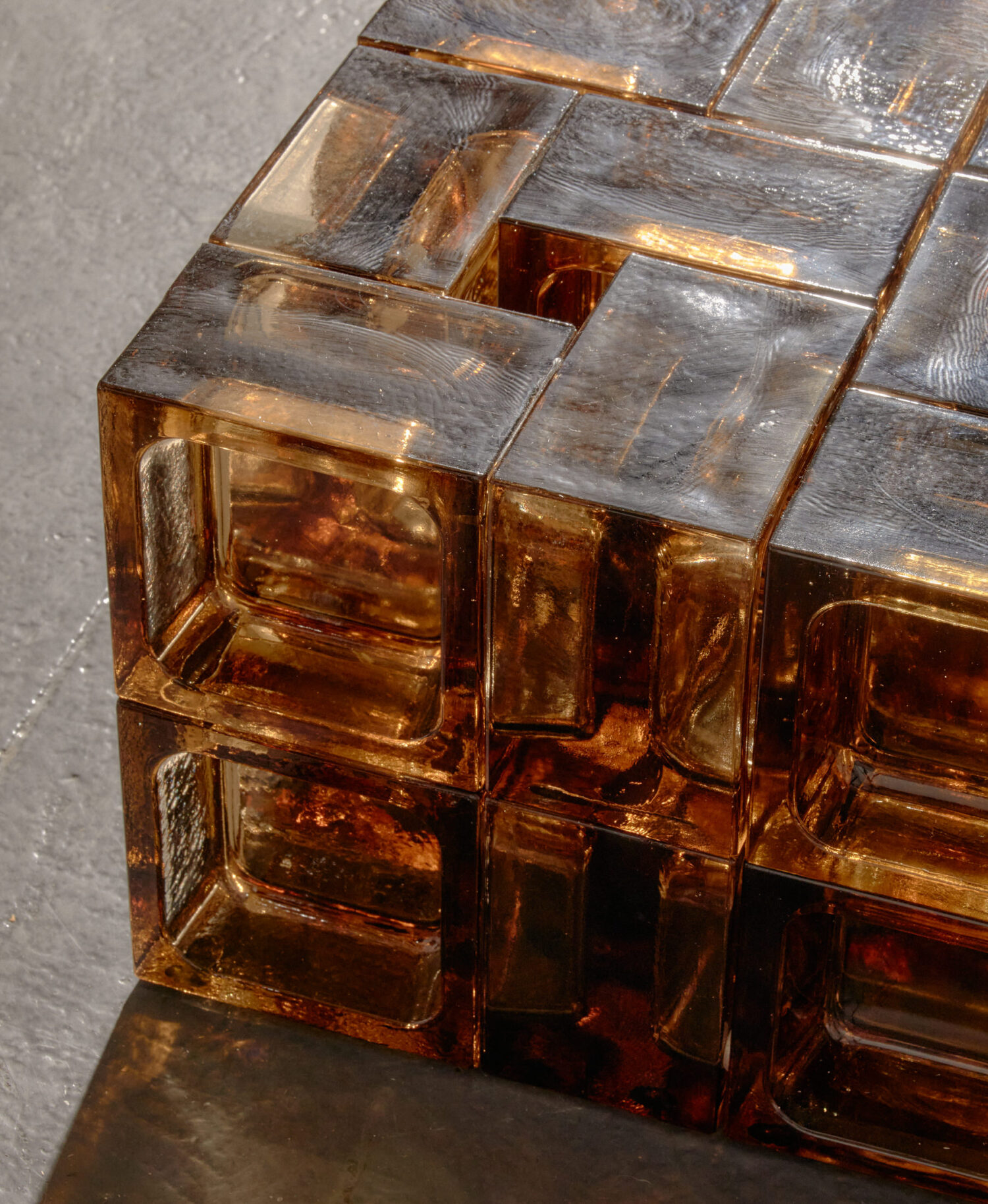 Tom Fereday & Charlie White 联合呈现 Versa,探讨废旧材料再利用的创意之作-25