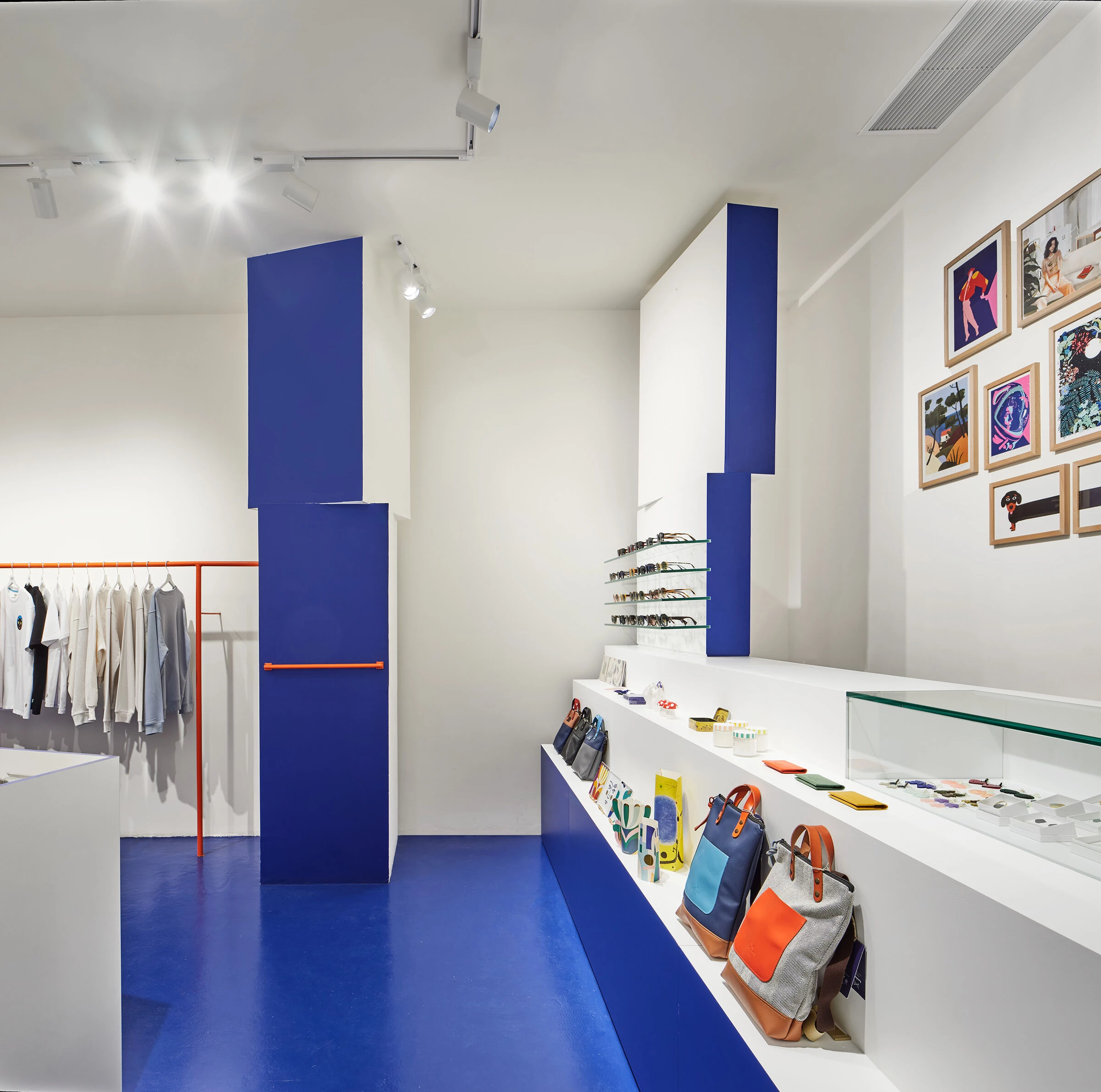 克莱因蓝服装店丨西班牙巴塞罗那-11