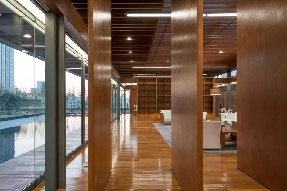 上海科技园区“屋上三间”会务空间——融入自然的空中花园-23