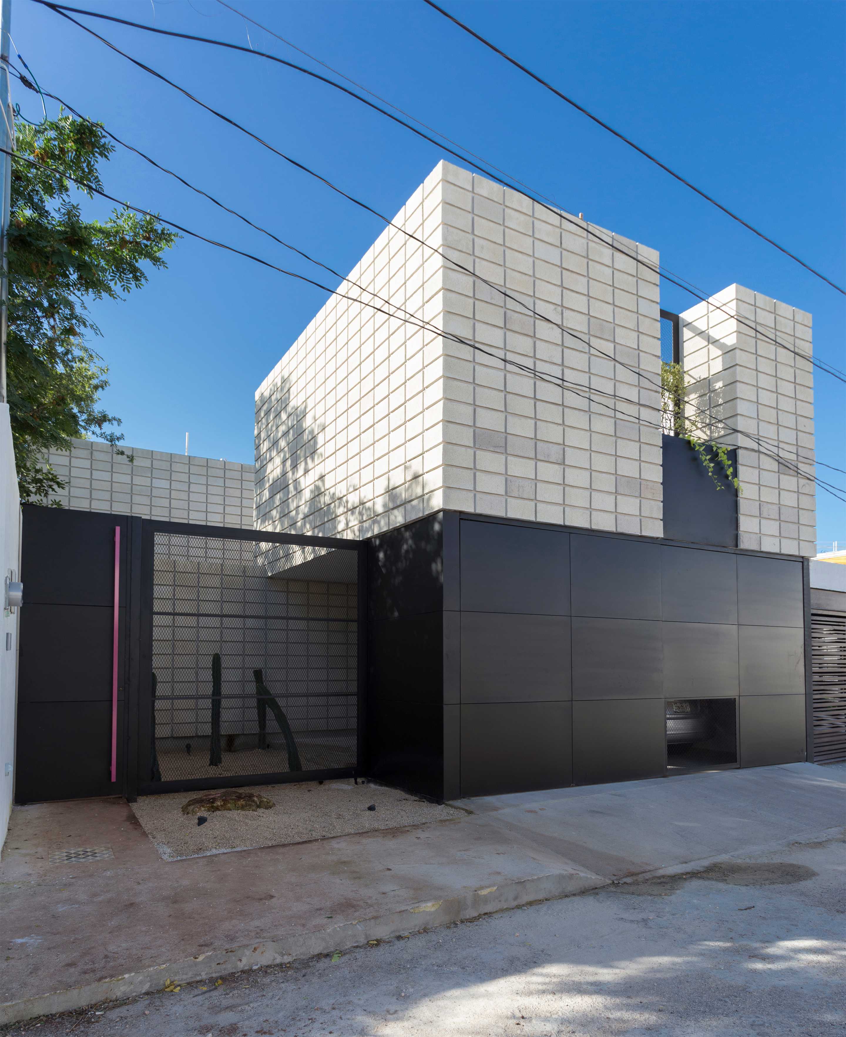 拉查亚 · 手工艺科技之美的现代住宅-17