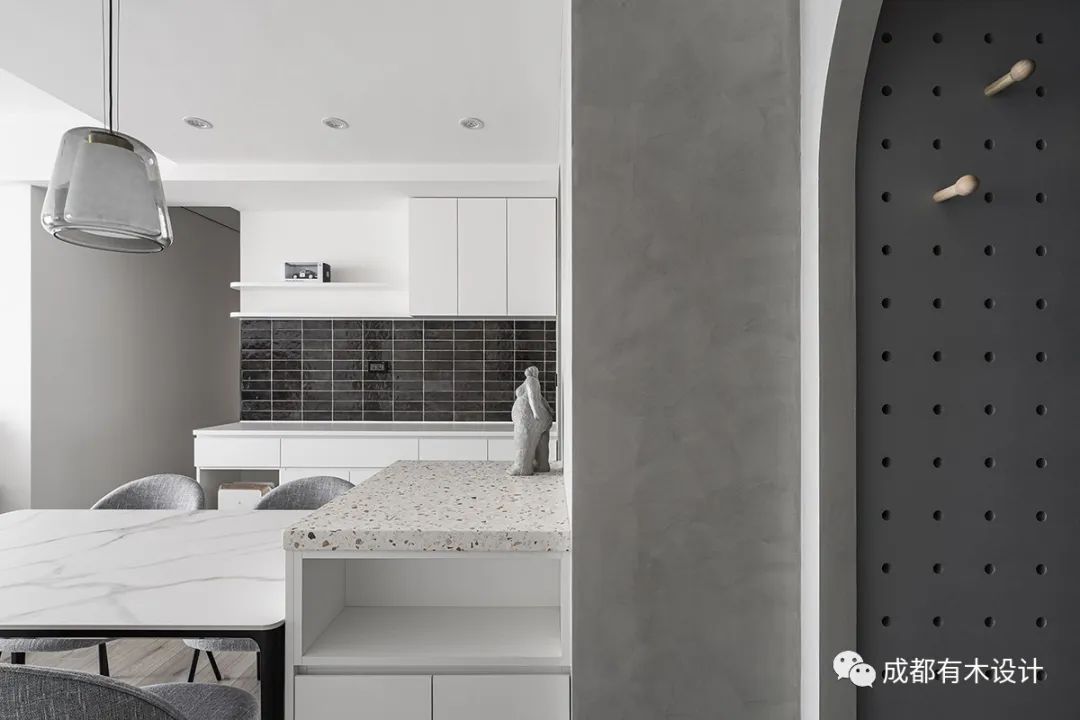 黑白灰现代极简亲子宅丨早见-9