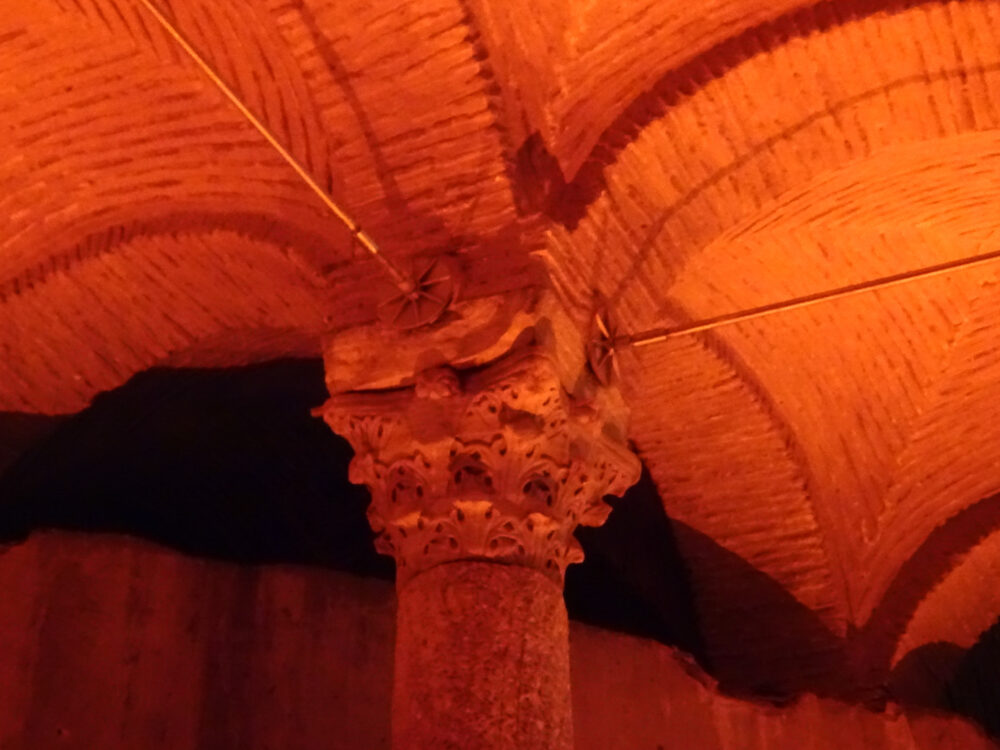 イスタンブールの地下宮殿（伊斯坦布尔的地下宫殿）丨不明-56