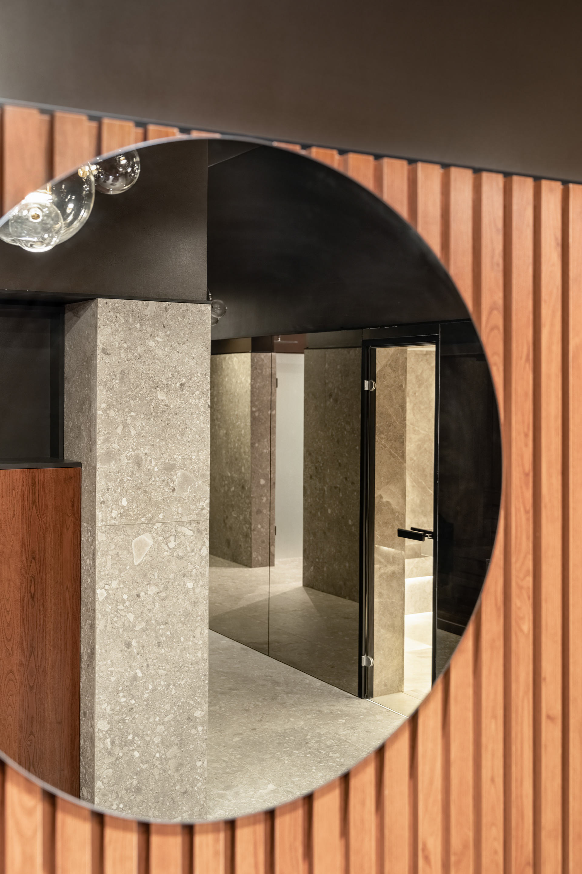 特列斯诺·普列列斯诺 第二部分

注：TELESNO PRELESTNO可能是特定的名称，由于缺乏更多背景信息，只能按音译处理 丨乌克兰丨Alexander Kornienko,Elena Kornienko-14