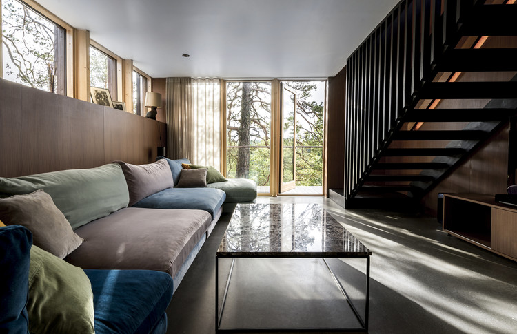 斯德哥尔摩乡村有机景观中的清晰几何建筑-17