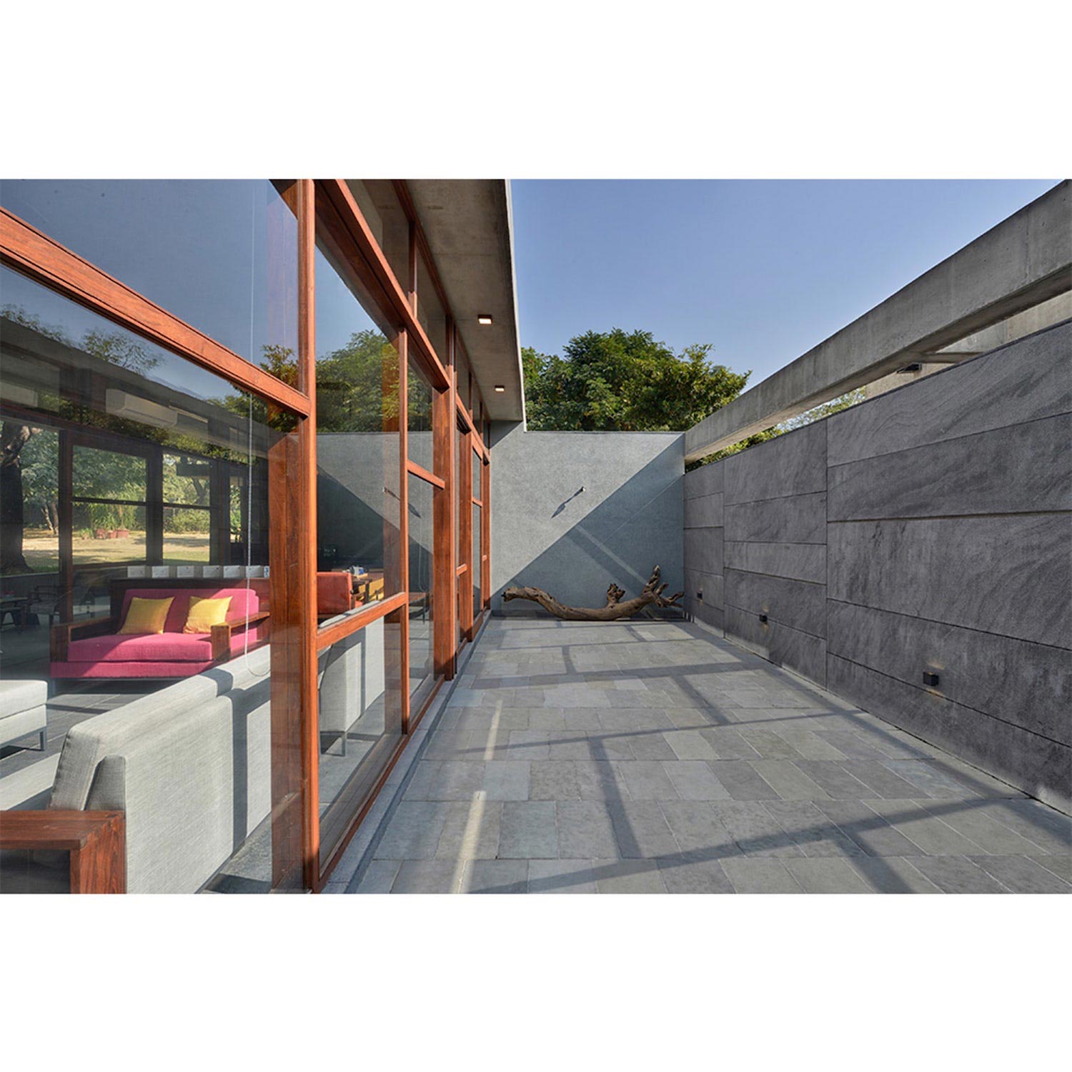 House that uses natural materials and finishes to evoke a raw informal place   Page 2 of 2   CAANdesign  Architecture and home design blog-2