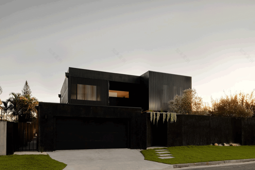 黑色雅宅 · 全黑色系Queensland home丨Carmichael Build和Story Design-8