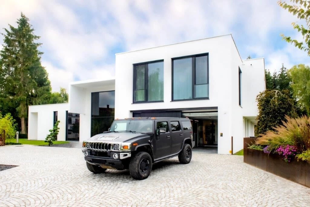 Bauhaus Villa with car lift-44