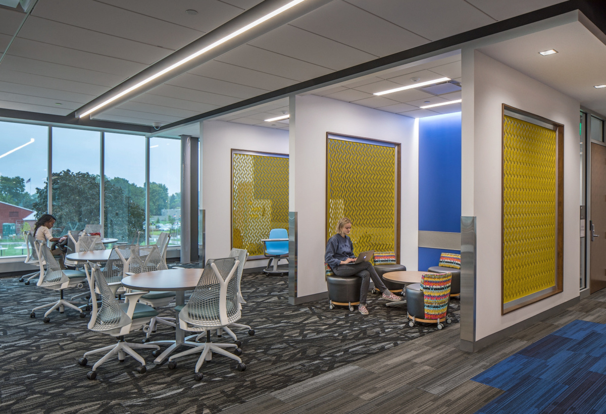 Holland Basham Architects 打造大学校园新地标-12