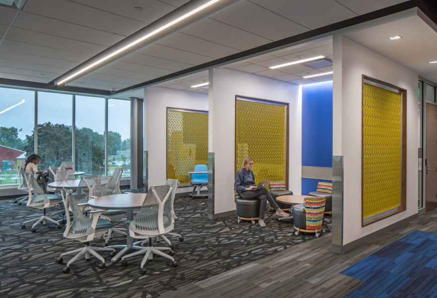 Holland Basham Architects 打造大学校园新地标-12