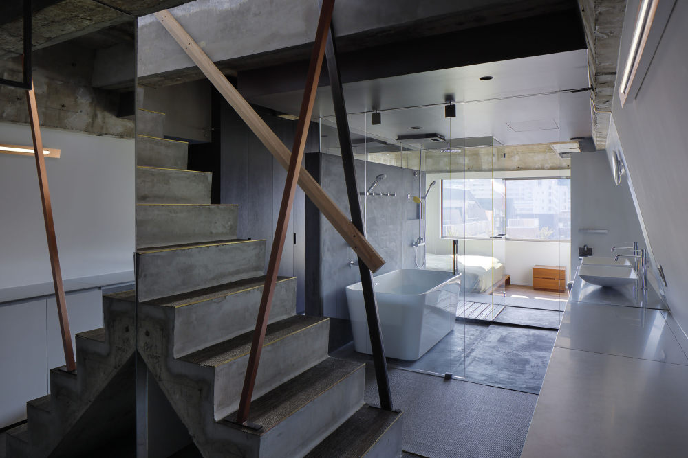 东京顶楼公寓,旧工业风和新现代主义的完美融合-14