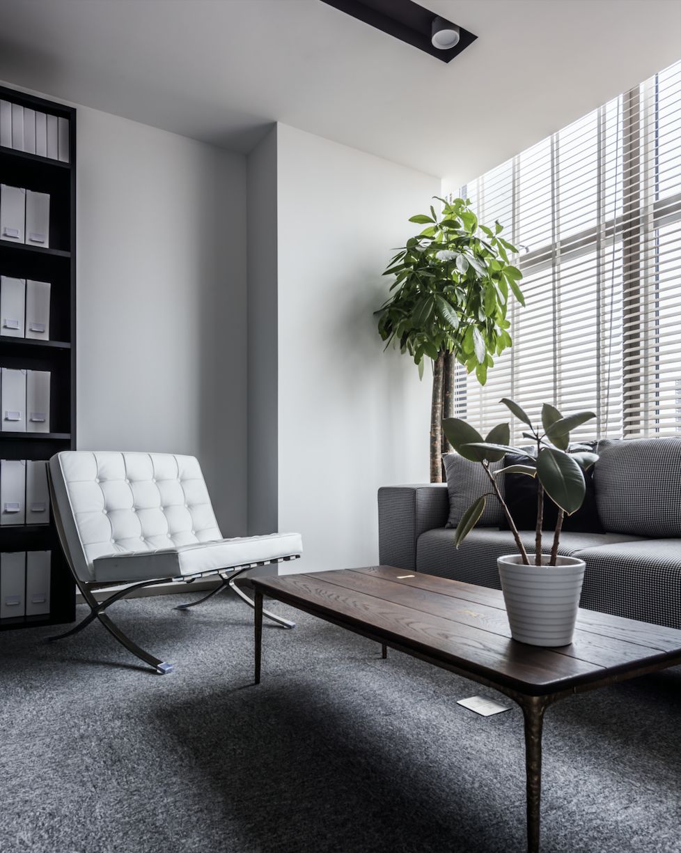 简约至上的天津融侨中心办公室设计-32