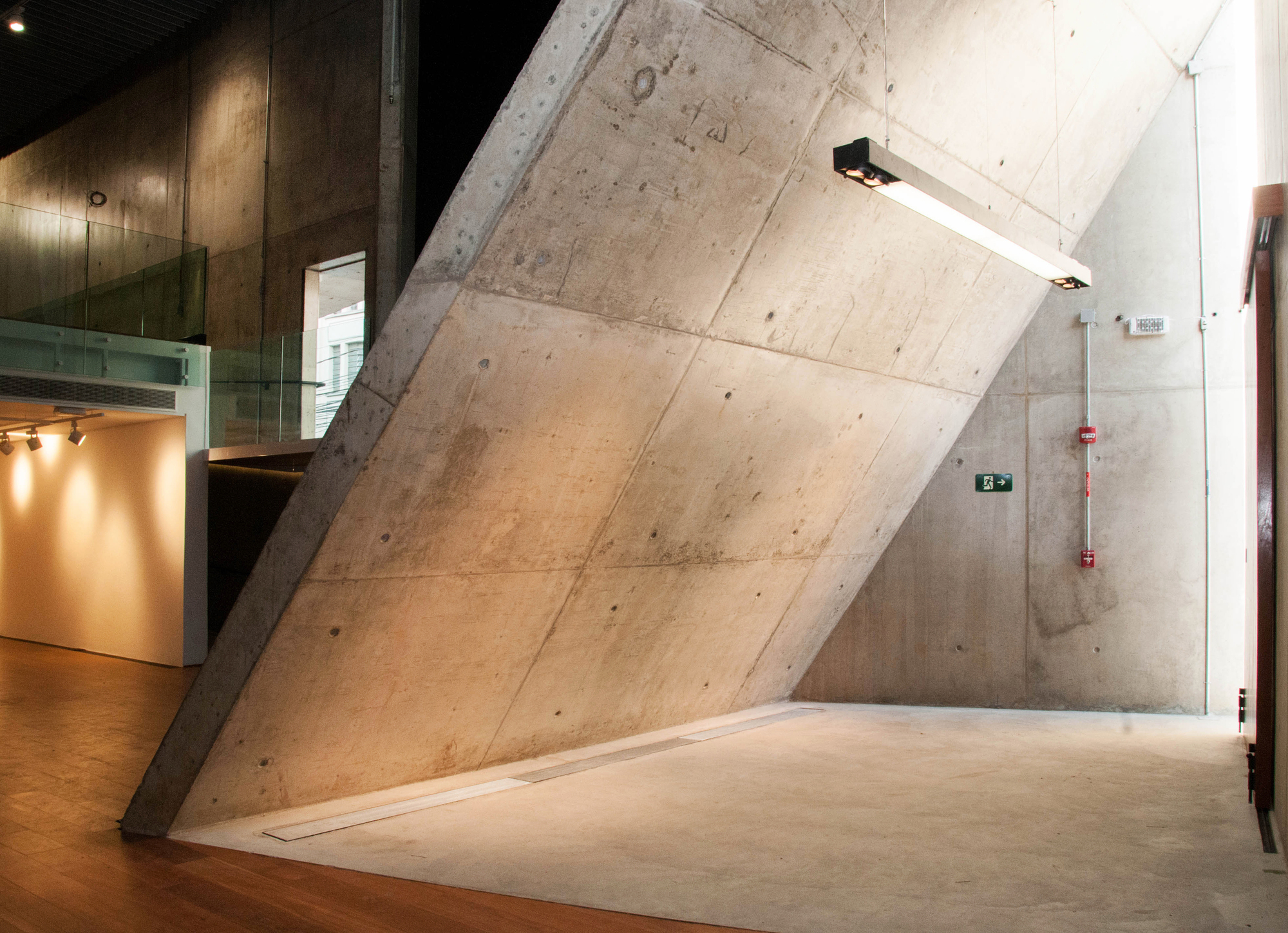 Porto Seguro Cultural Center / Yuri Vital-40