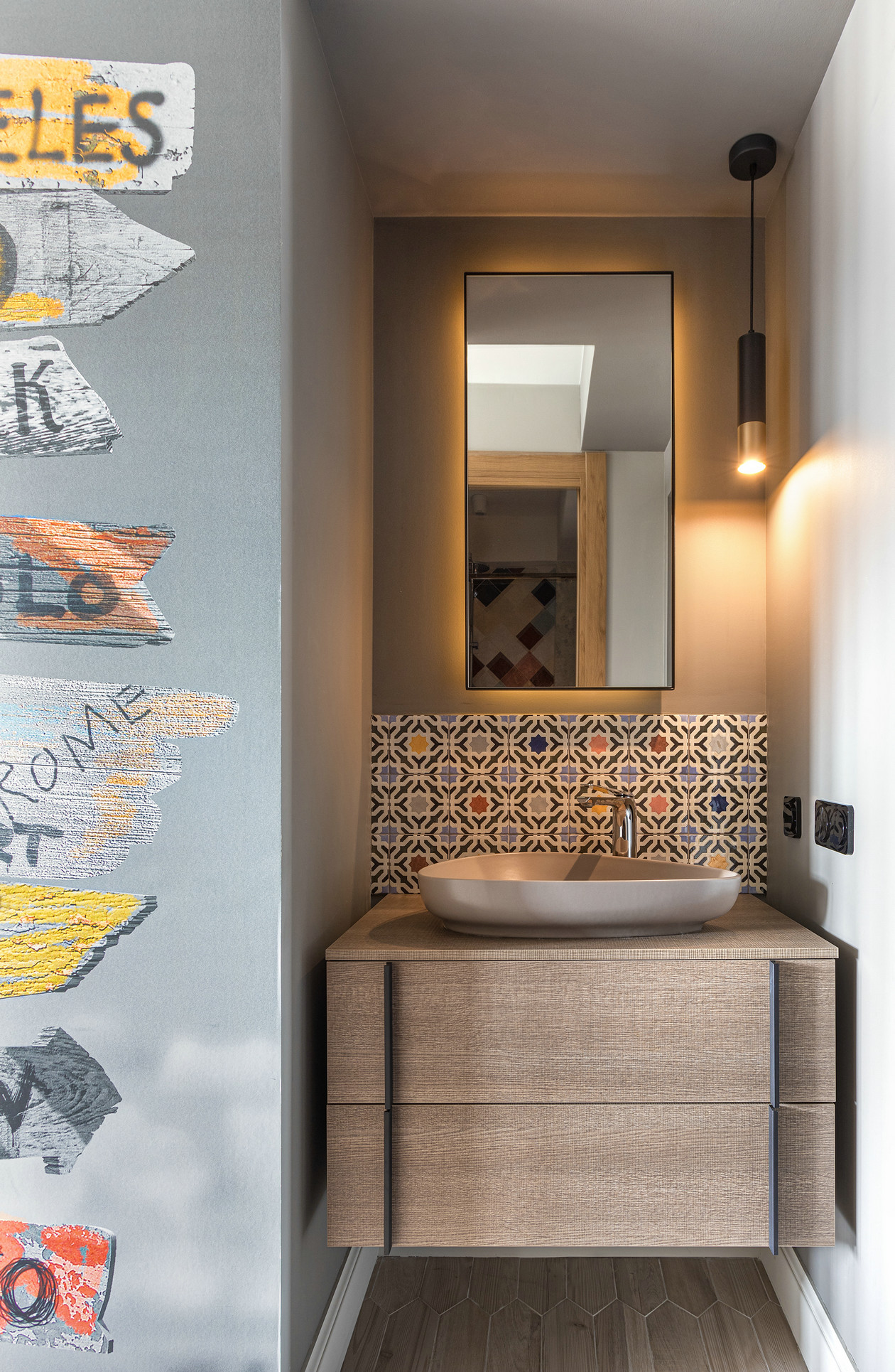 俄罗斯多彩色系公寓设计-13