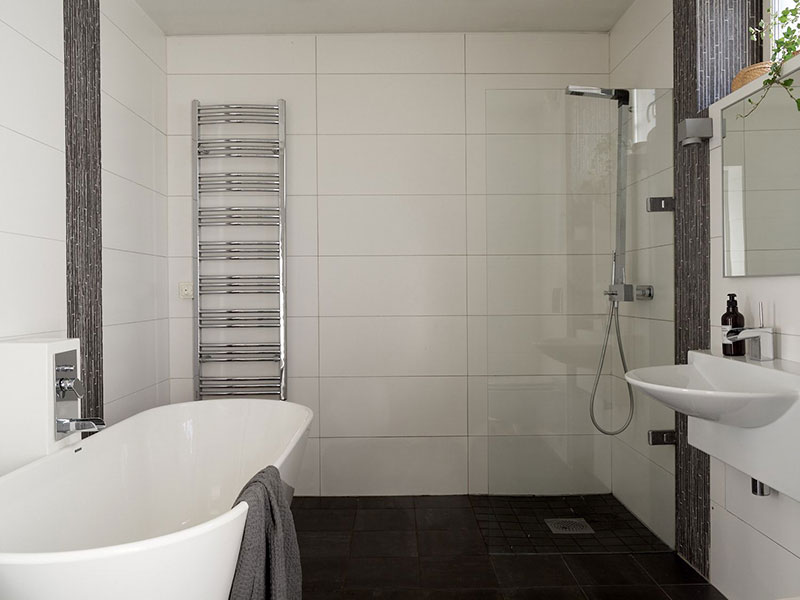 瑞典绿意盎然的前教堂住宅-27