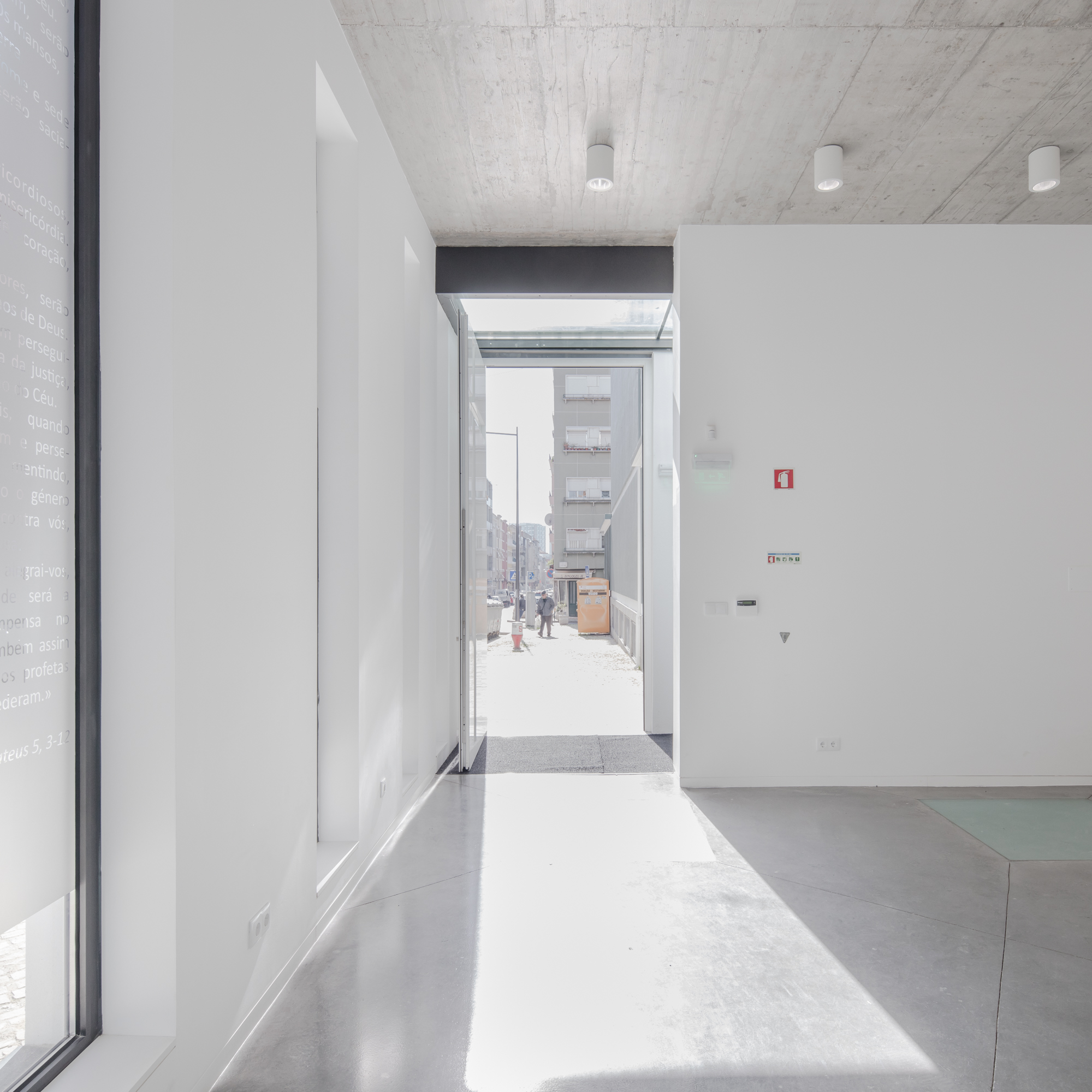 田园牧歌,莫什卡维迪的宗教中心,葡萄牙 / Plano Humano Arquitectos-121