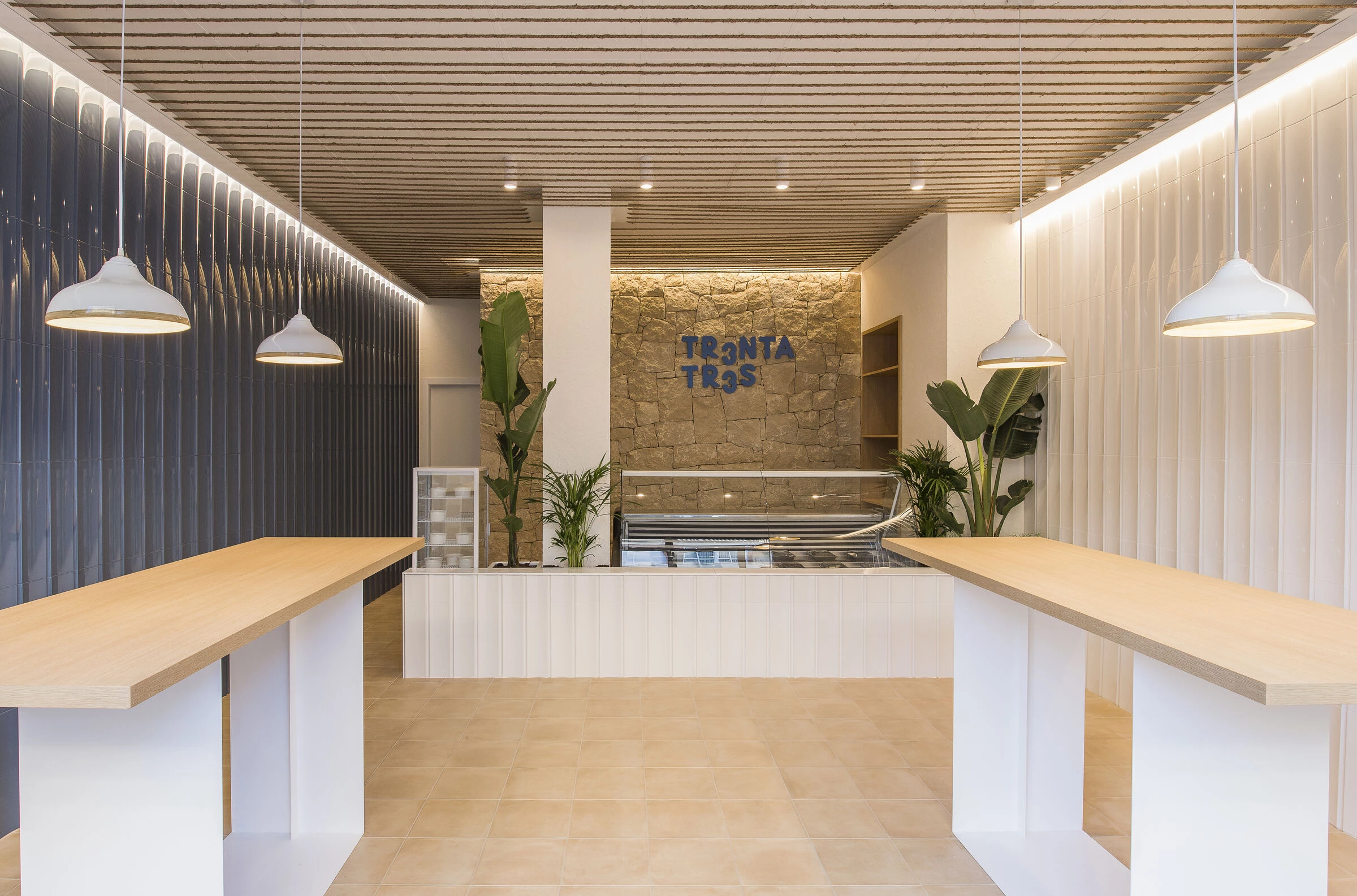 Trenta Tres 餐厅设计丨西班牙丨Pablo Muñoz Payá Arquitectos-19