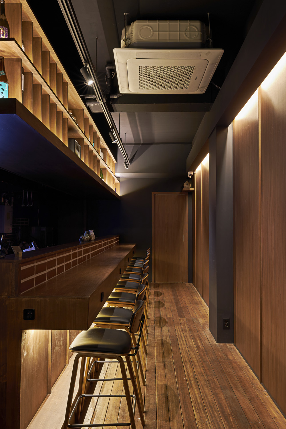 "高级黑的 15 平小户型室内设计，尽显奢华氛围"-7