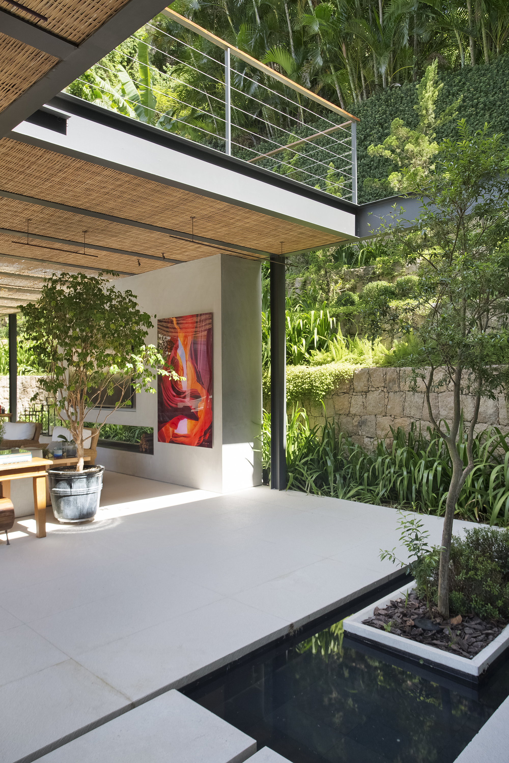 里约热内卢绿意盎然的无界泳池别墅-15