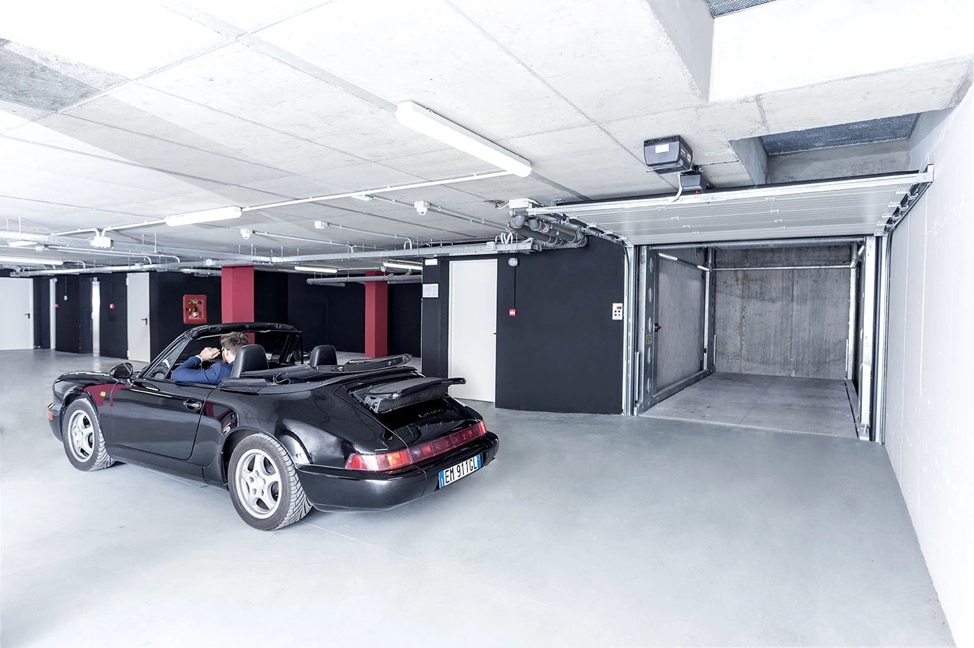 意大利湖畔酒店智能停车设计-27