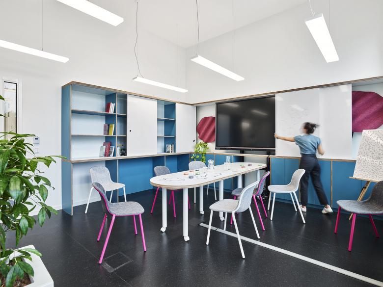 布鲁塞尔歌德学院办公室楼层丨比利时-13