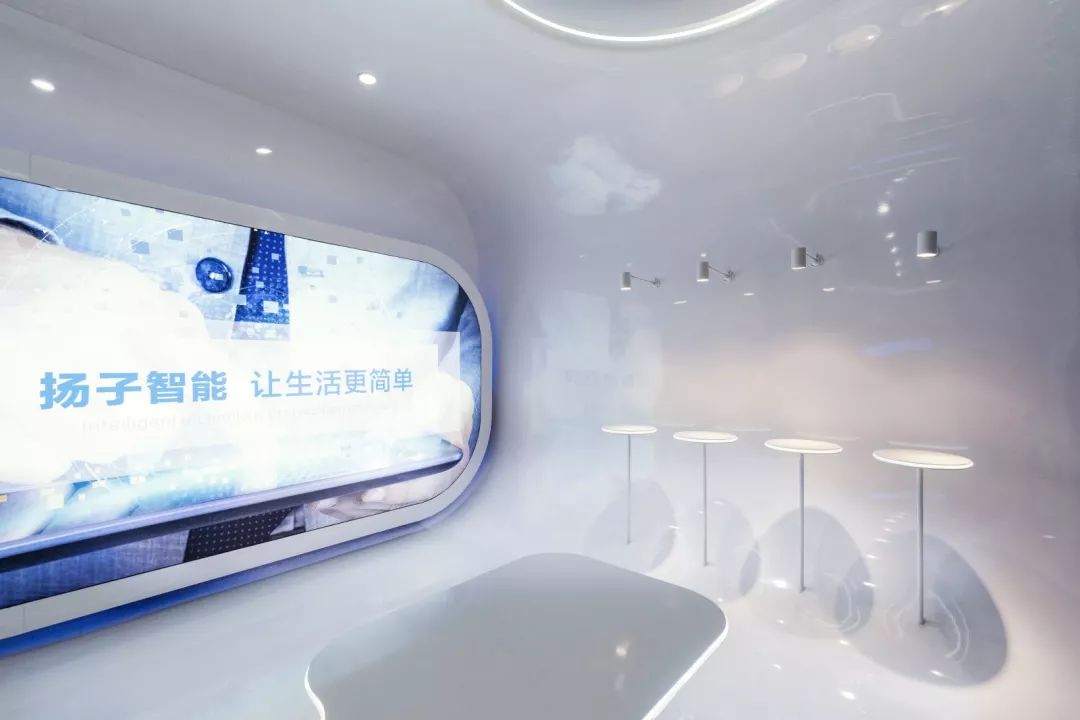 穿梭·智能生活体验馆——弧线元素打造的未来智能家居空间-4