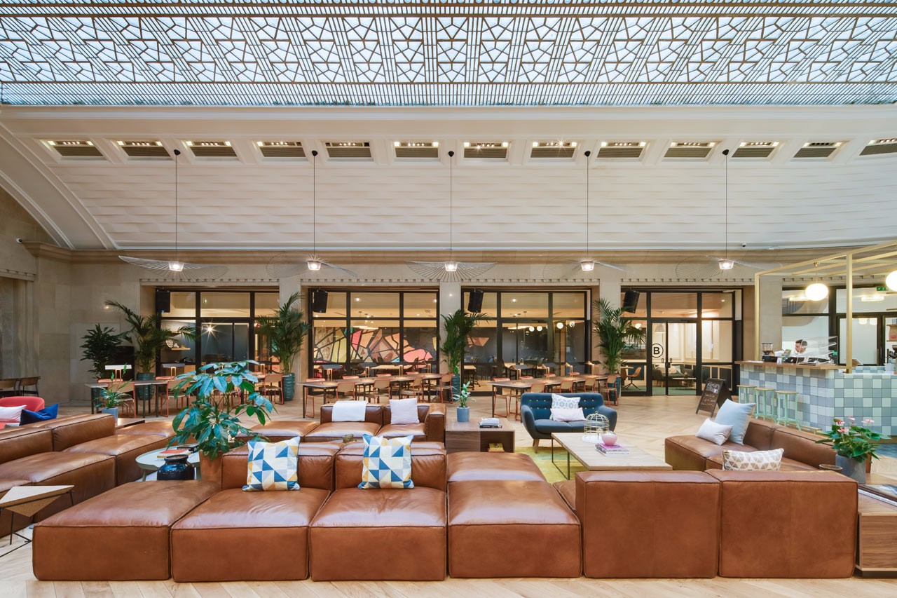 WeWork 办公室：老建筑内的华丽空间-15