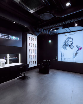 Dyson Demo Hamburg 吹风机店铺