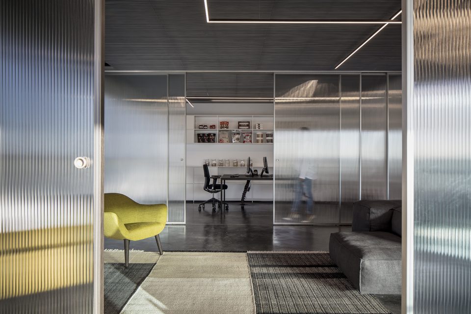 灵活变通,Basix 总部办公室的动态设计-19