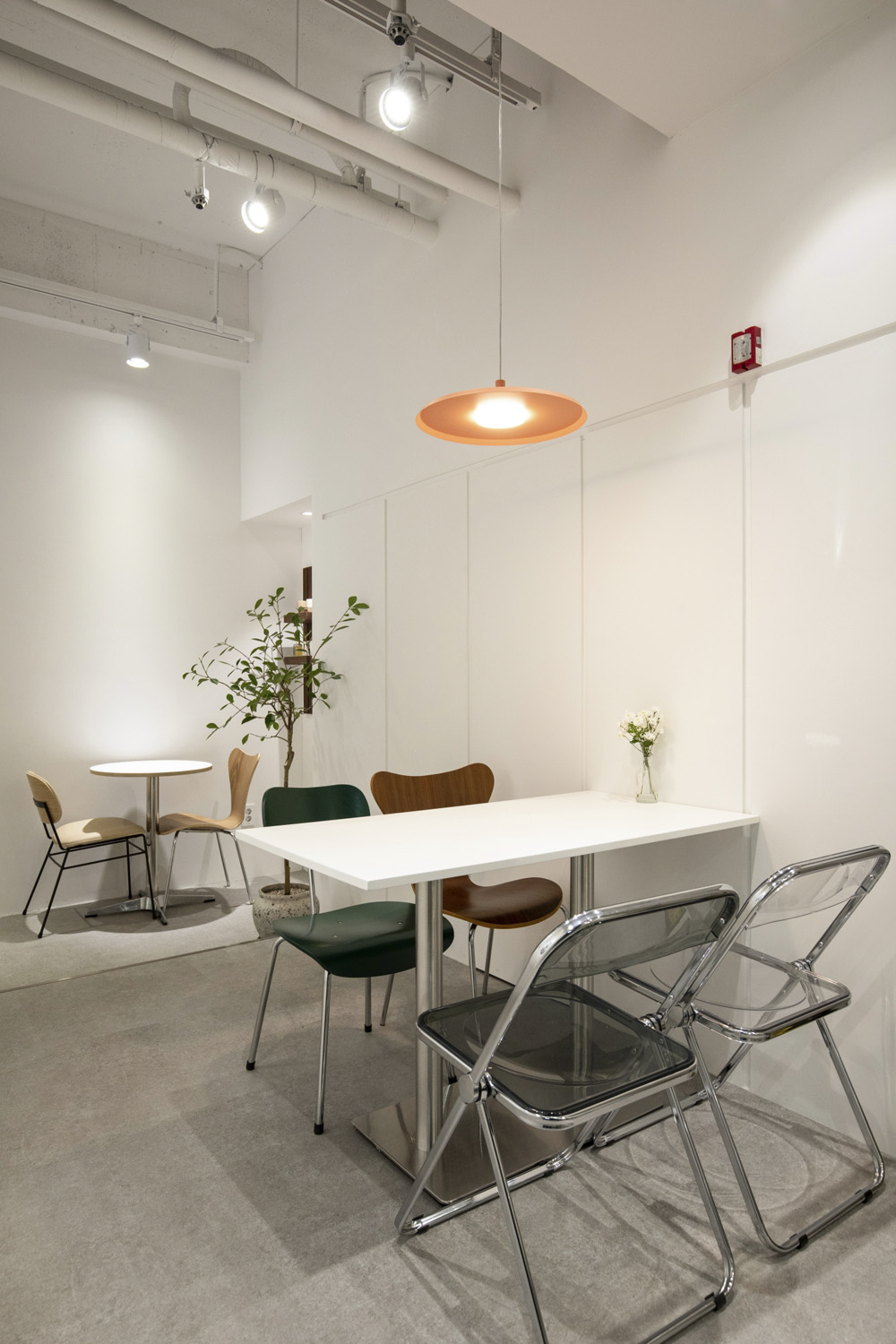 13 平米的精致诺克四季 | 白色与木色调的完美融合-16