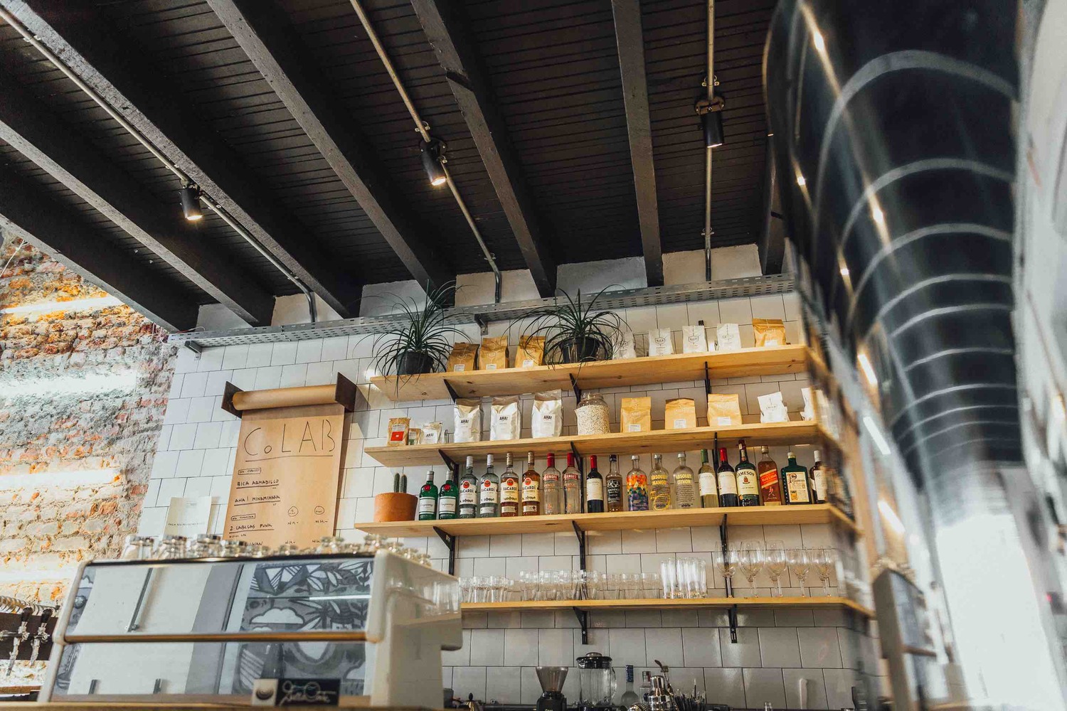 旧车间变身高质感手工啤酒厂-42