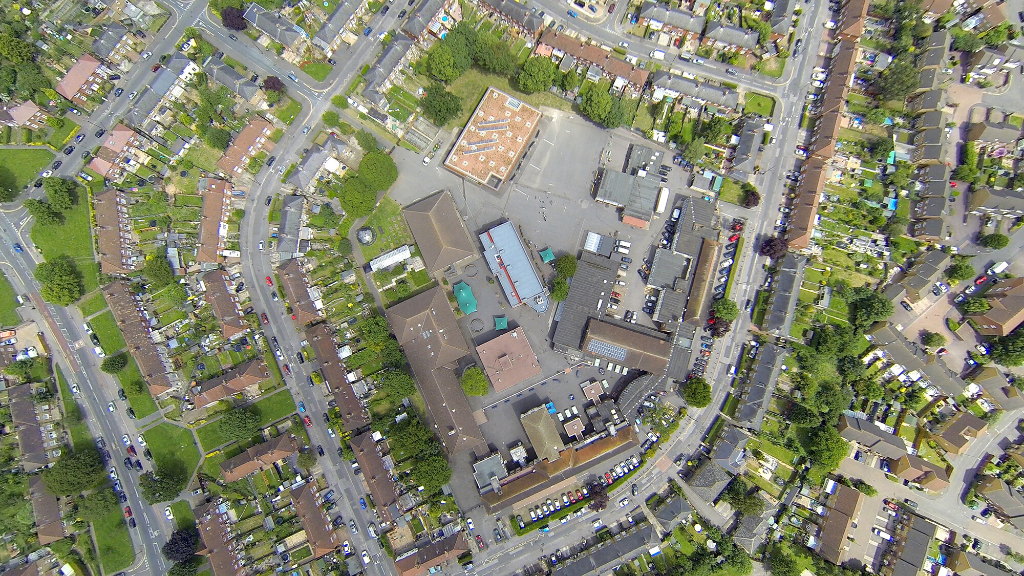 伦敦南区卡 arshalton 男孩体育学院的节能教学楼-24