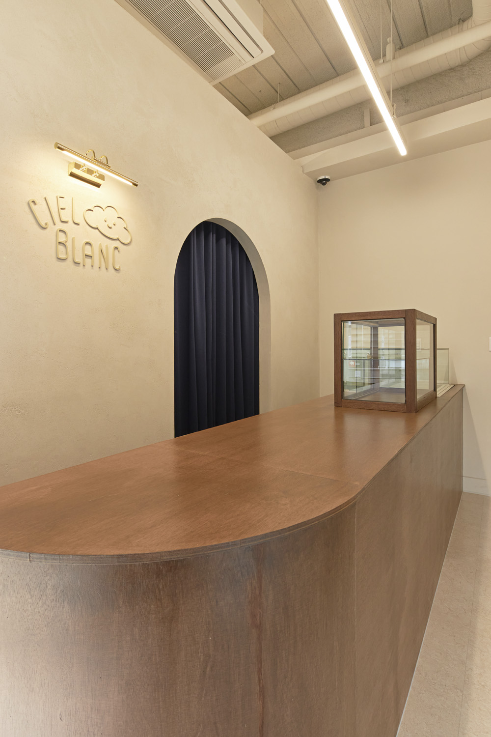 极简风格 8 平米工作室设计，成本低至万元-4