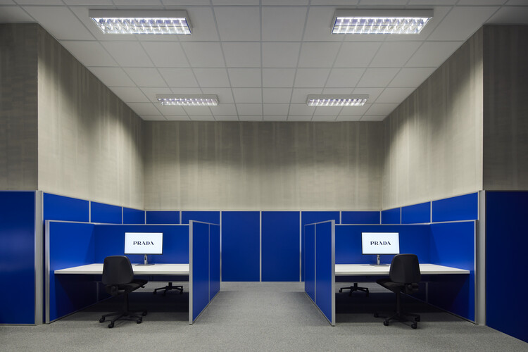 Prada 2024秋冬男装秀场设计丨AMO-26