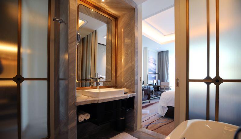 青岛温德姆酒店客房样板间 | 美式风格融入新中式元素-8