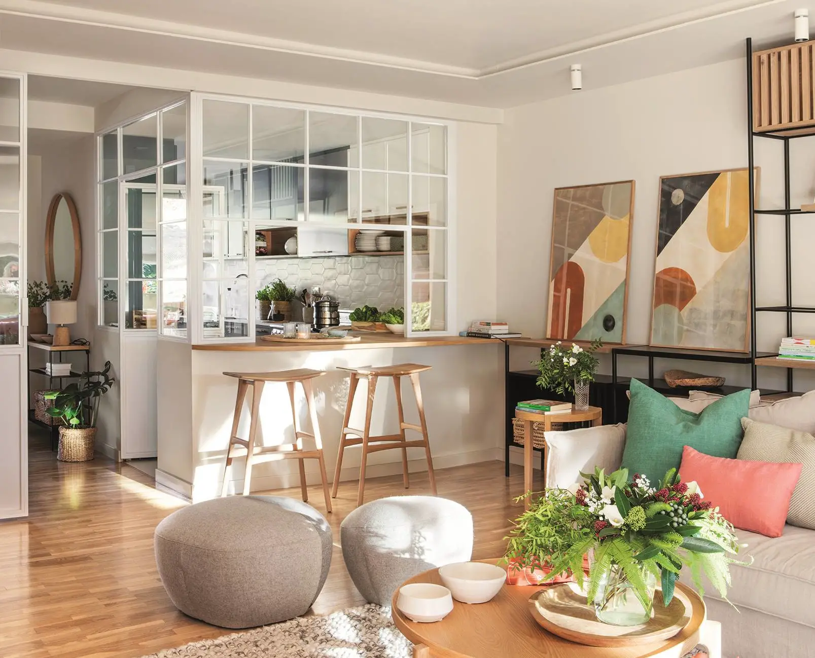 巴塞罗那白色玻璃厨房 | 私密与光线的完美结合-1