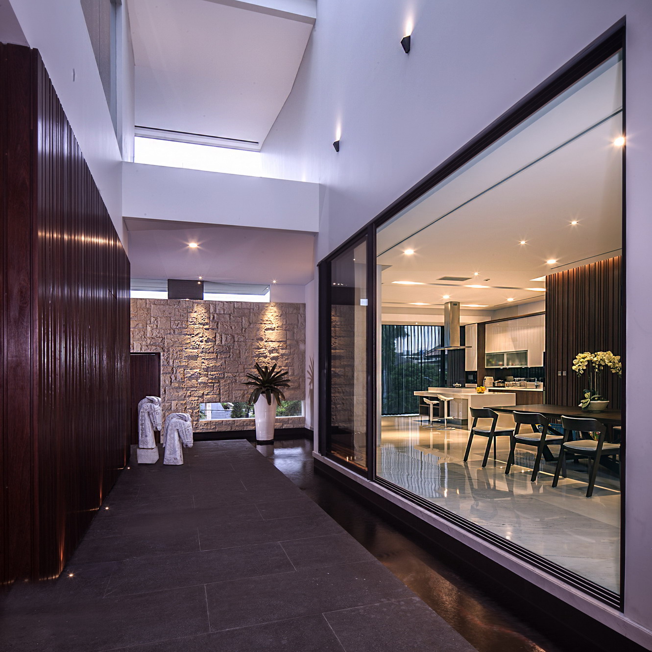 热带光影之家 · 现代极简的室内设计-21