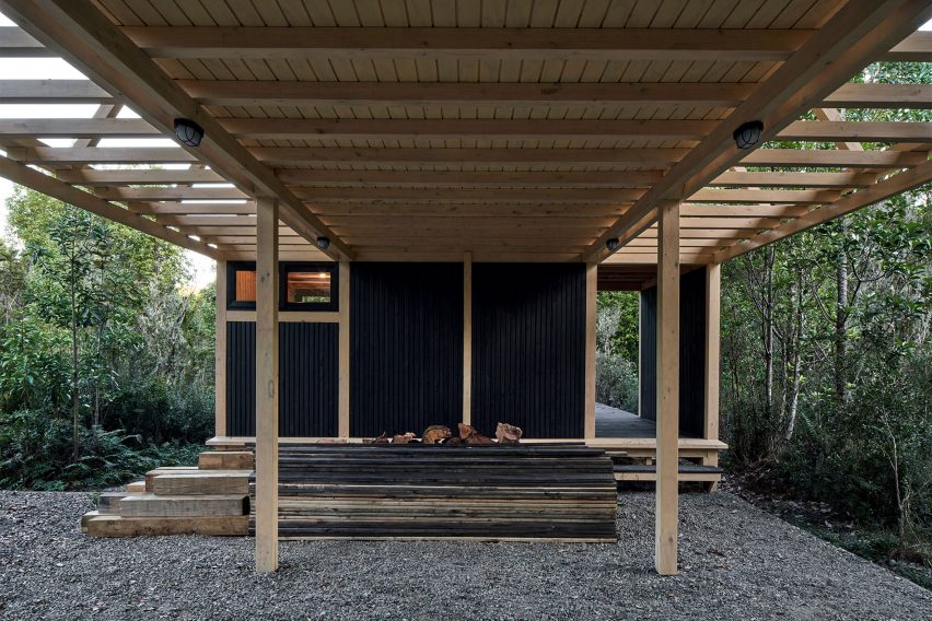 智利岛屿上的木质渔舍-10