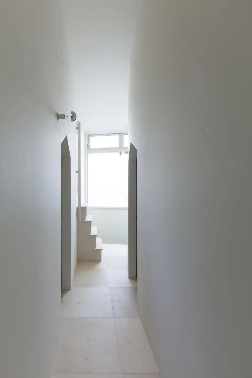 大阪方形住宅中的宁静与活力空间-32