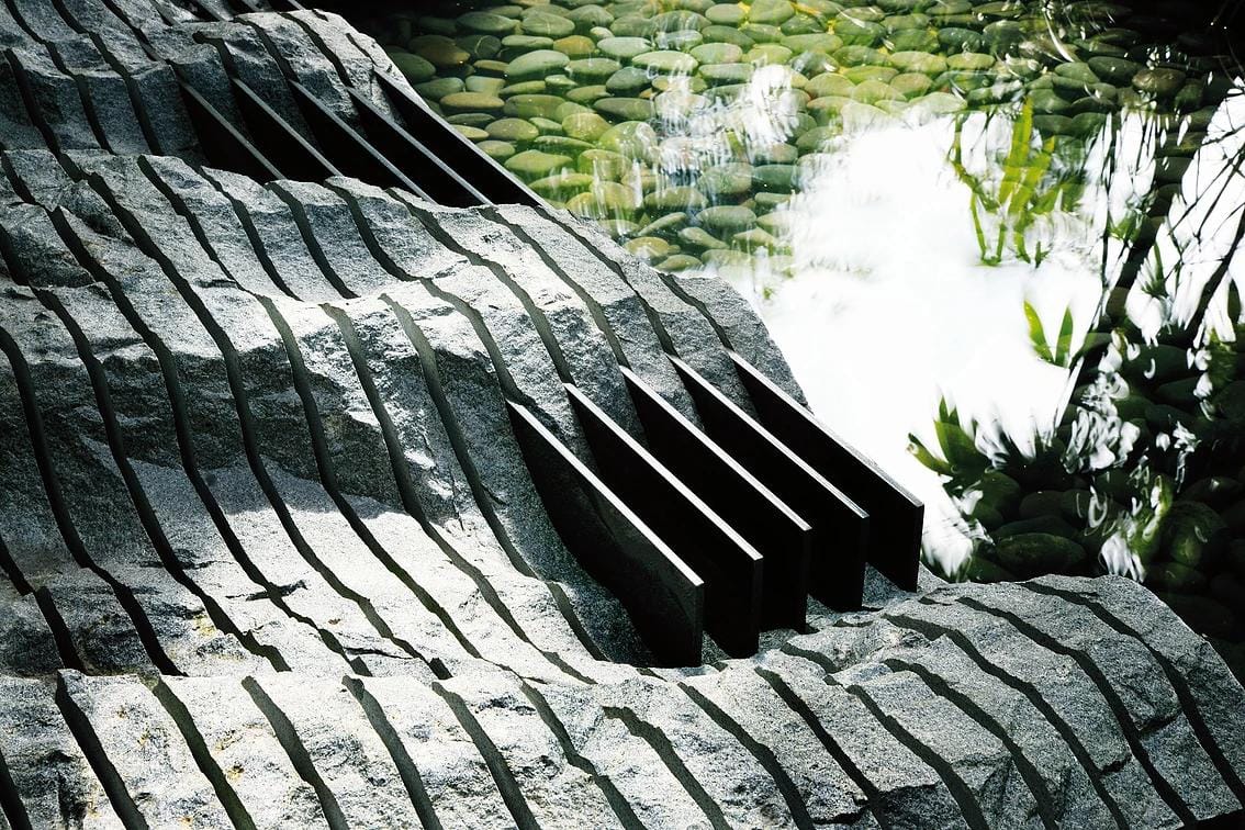 日裔雕塑&景观设计师OKASHIMO创造的系列石头艺术品-14