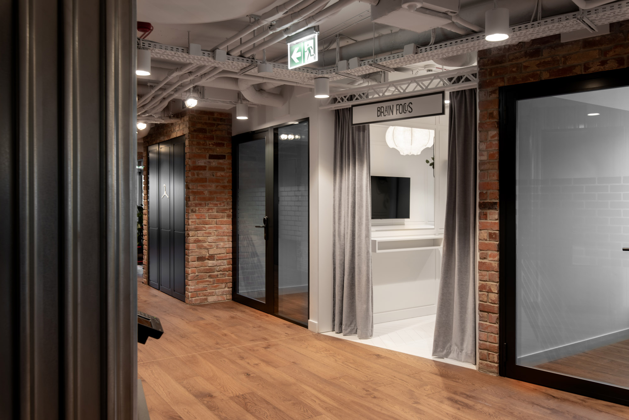 华沙中心地带的现代主义办公室设计丨波兰华沙丨mode:lina™-25