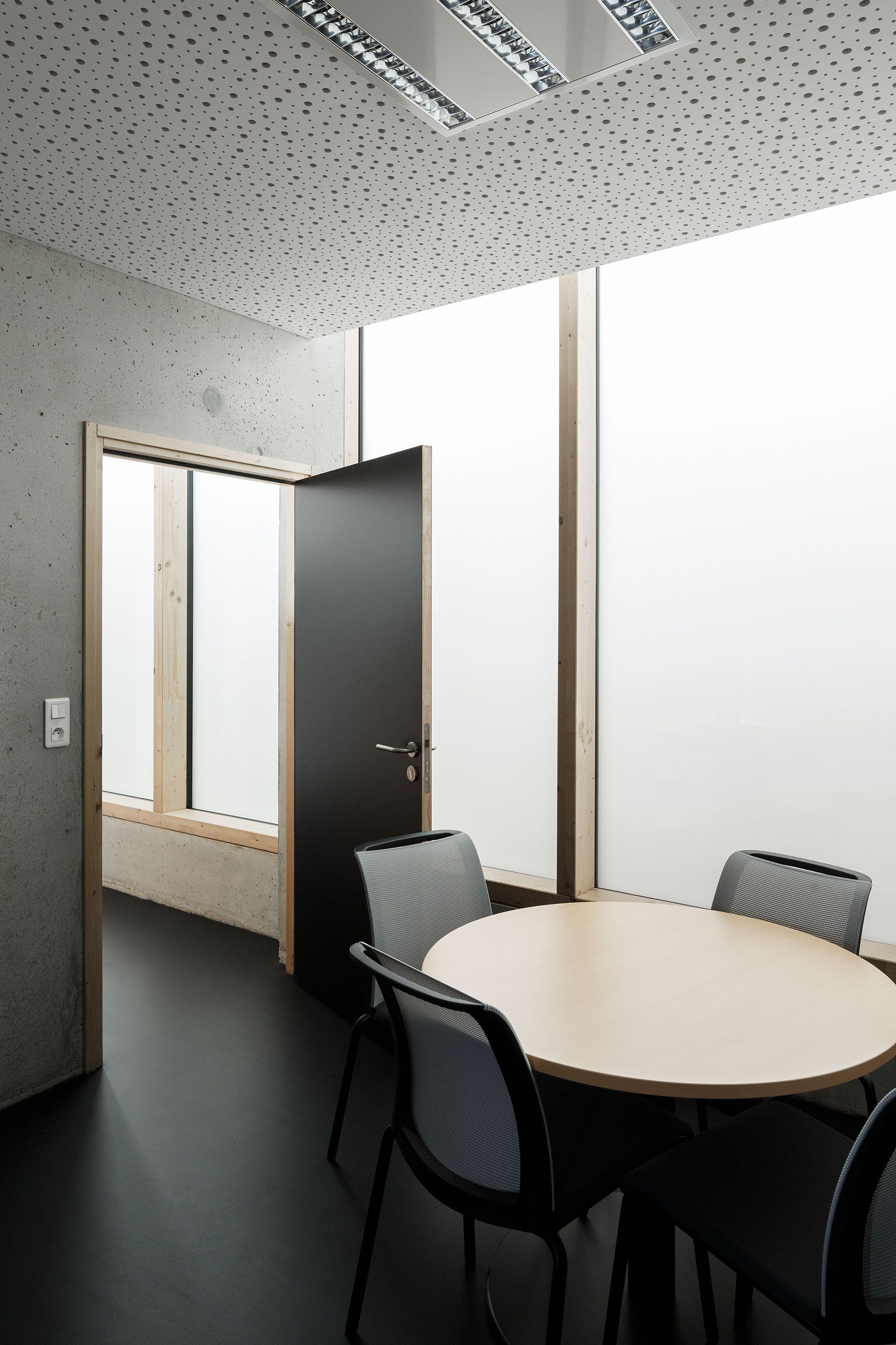 拉乌省立多媒体图书馆-11