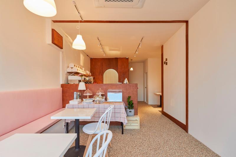 甜蜜乡村风 15 坪甜点店设计-3