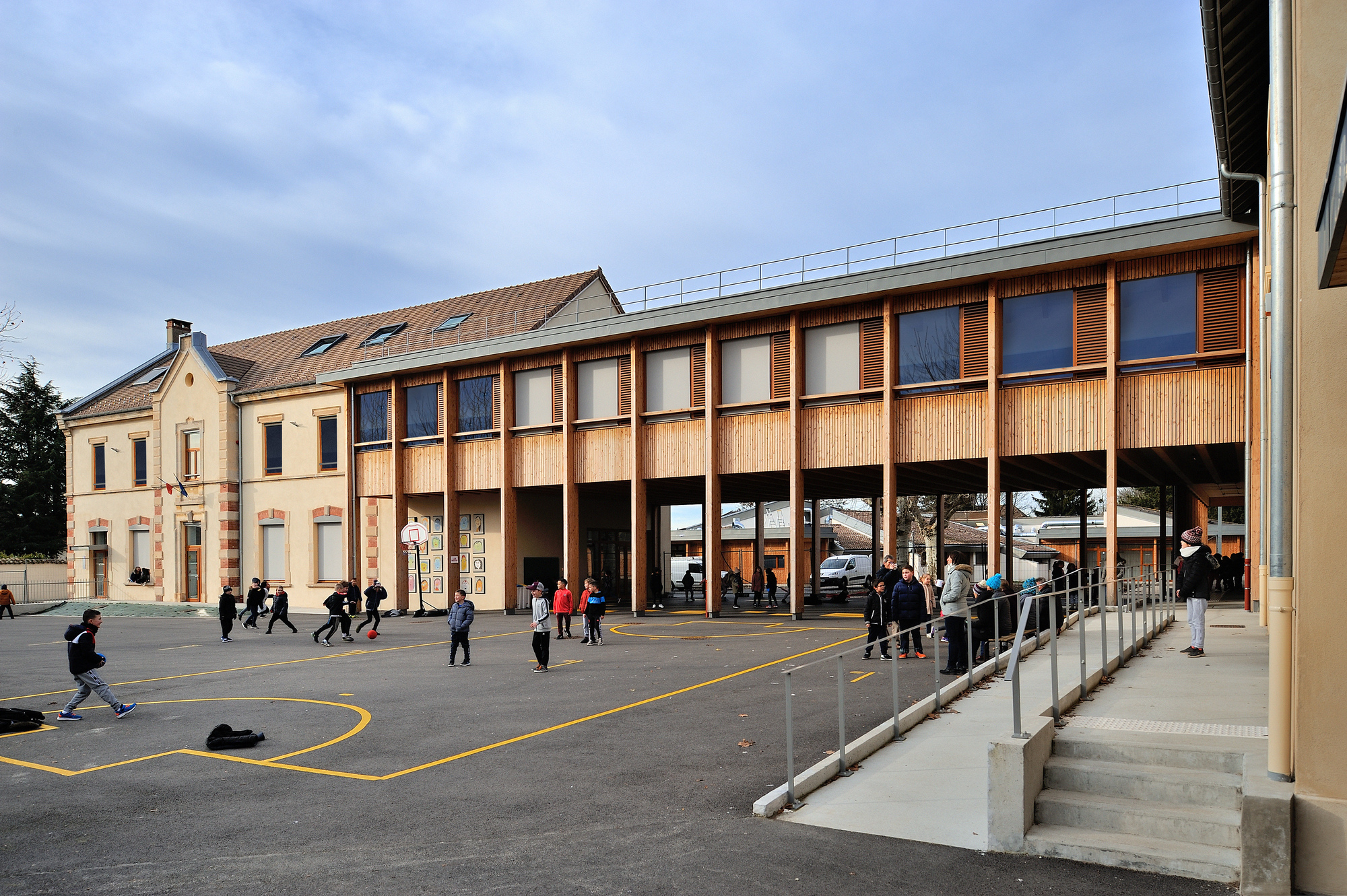 法国Le Grand Lemps小学丨Brenas Doucerain Architectes-15