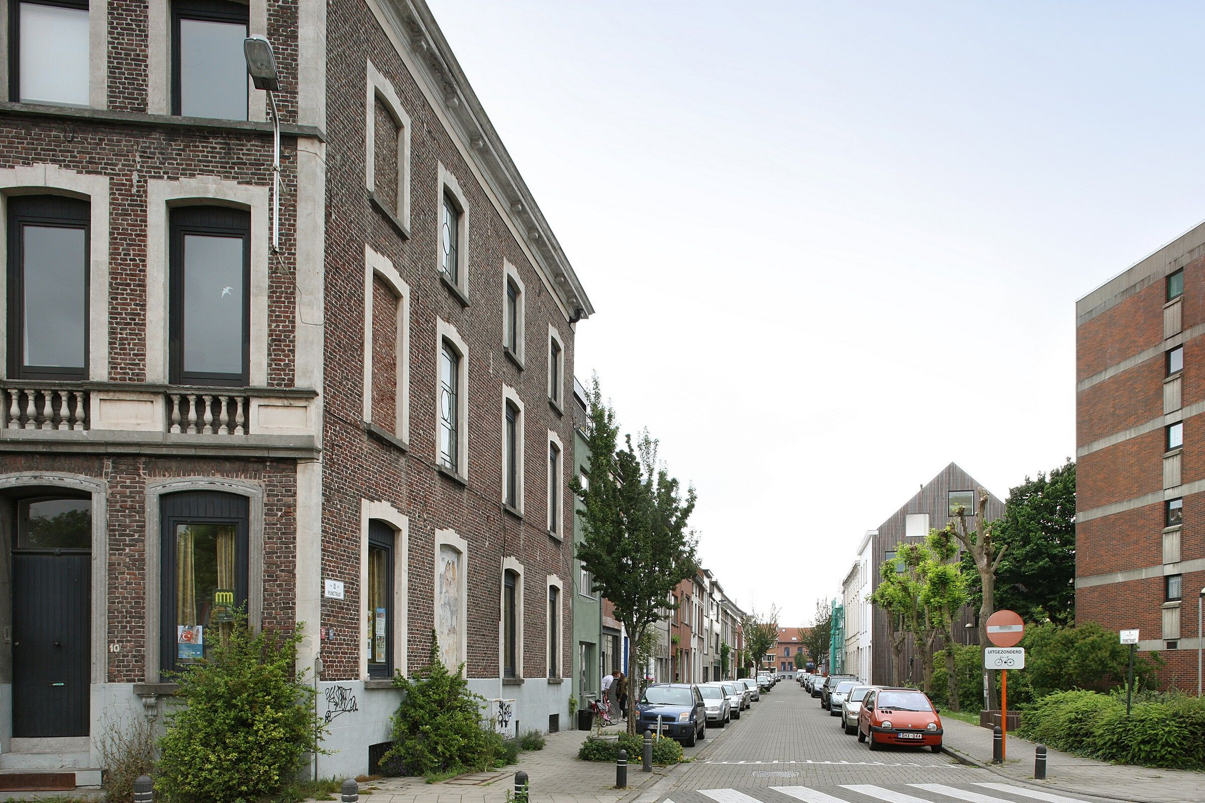 比利时特色小镇个性住宅改造-20