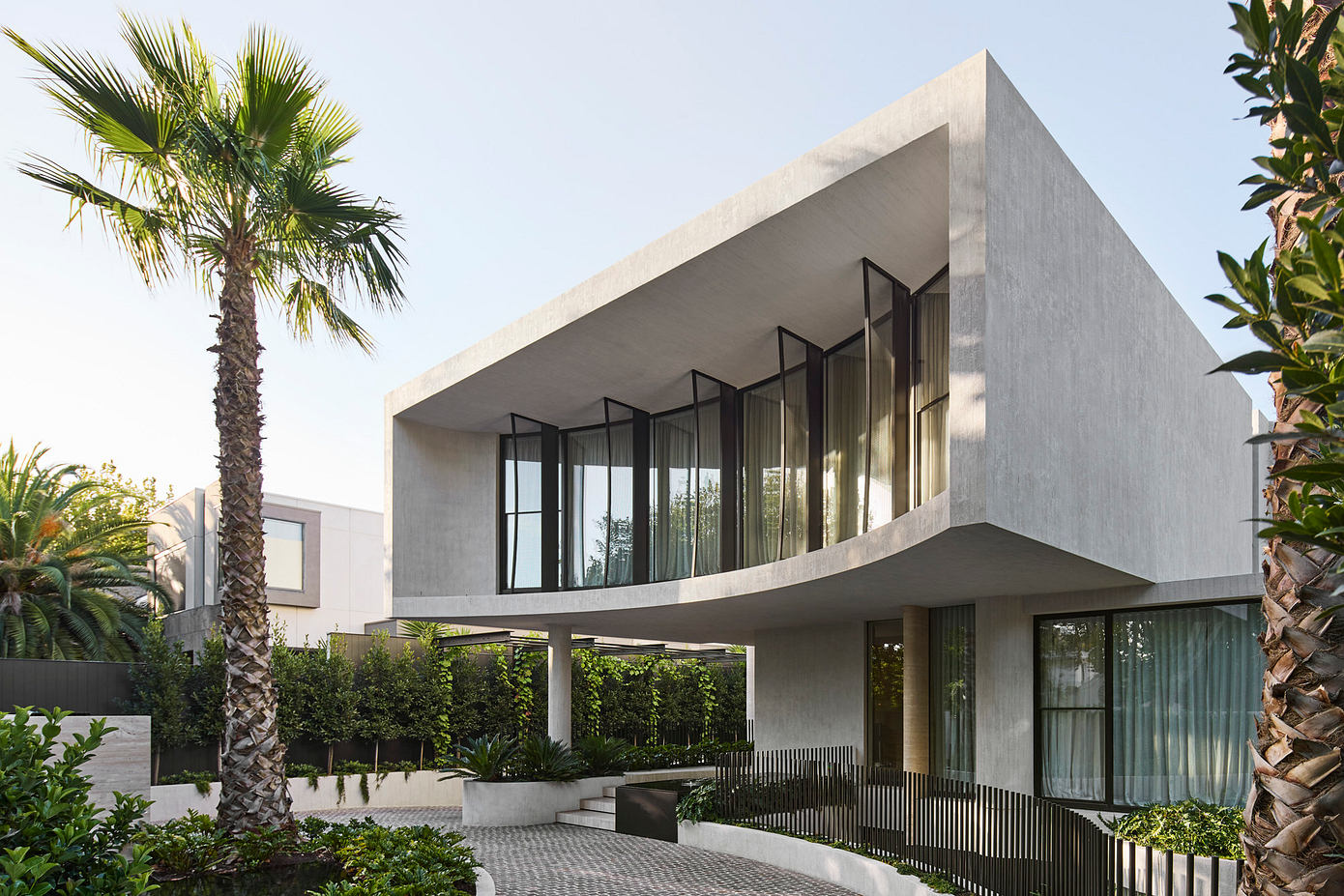 Brighton Sands: Tranquil LA-Inspired Coastal House-13