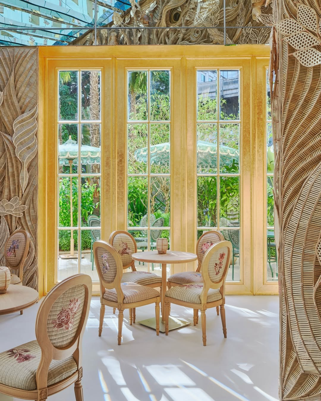 Dior 快闪店「黄金屋」丨泰国曼谷丨Dior 视觉营销创意总监 Luca Albero-76